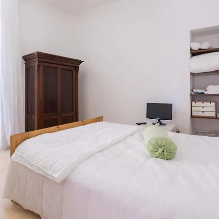 Arco Dei Gigli Central Flat *